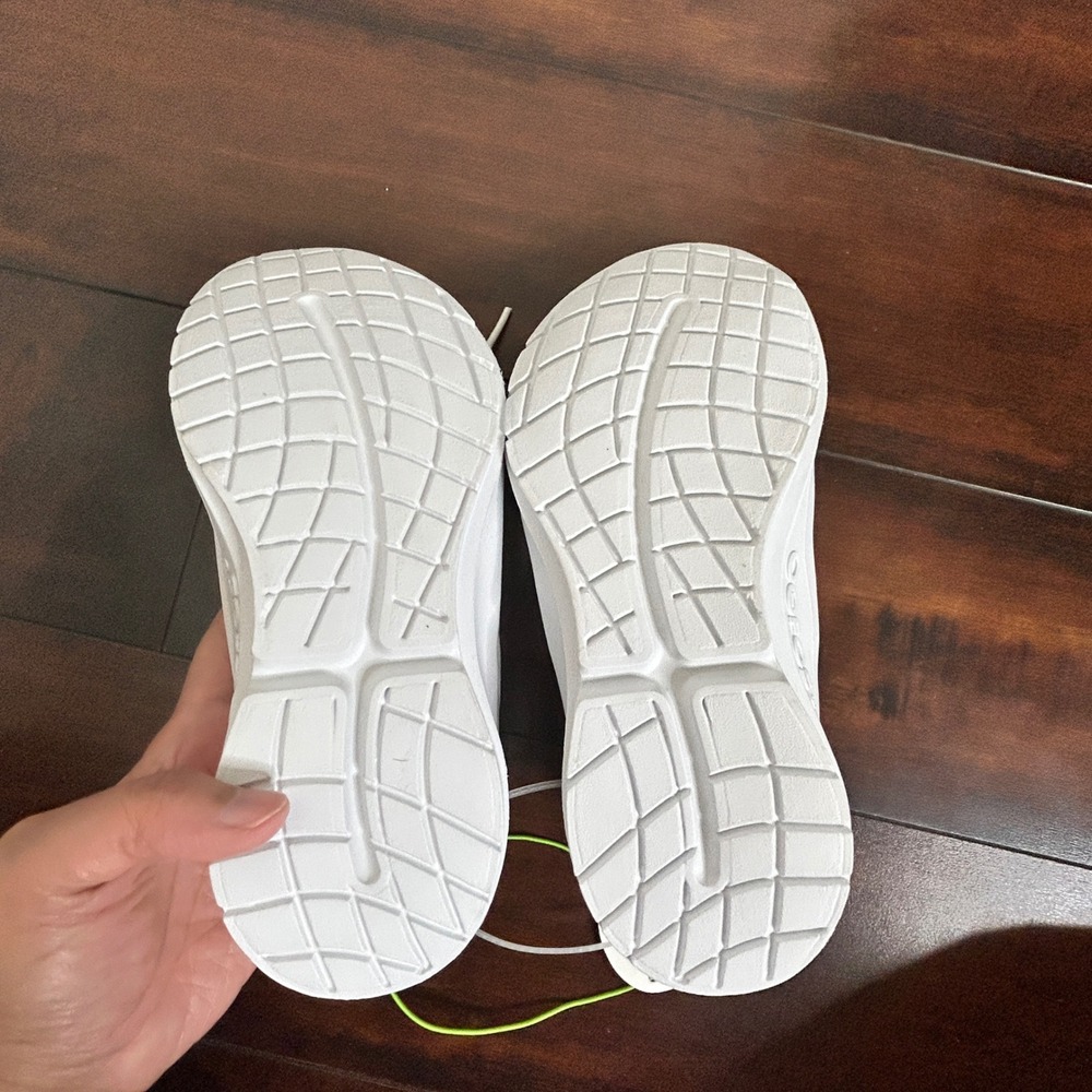 OOFOS OOmg Sport LS Low Recovery Shoe Women's size 7 White NWOB - Picture 9 of 10